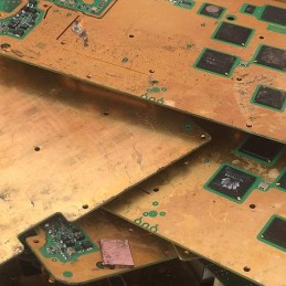 Card electronic placat cu aur