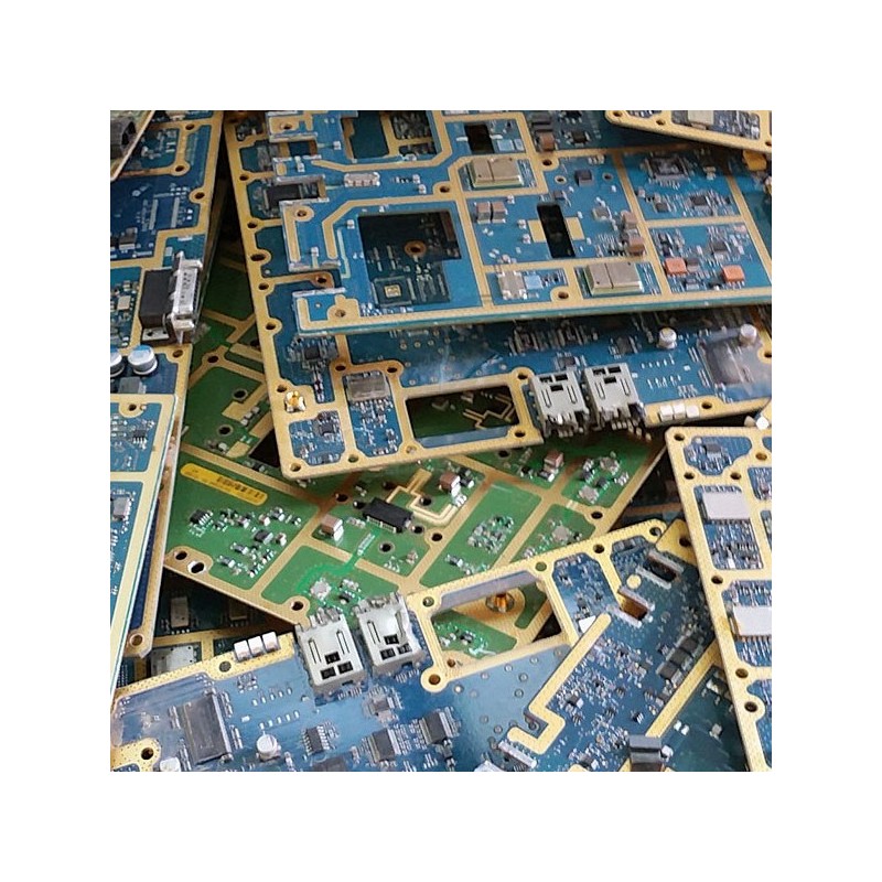 Electronic board with gold-plated tracks