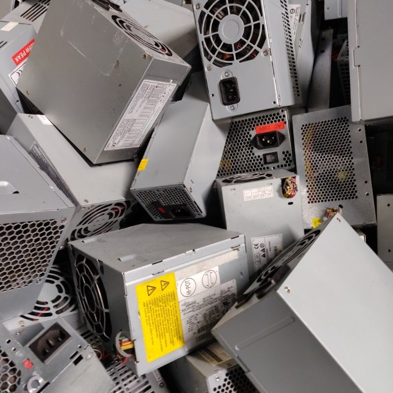Internal power supply without cable