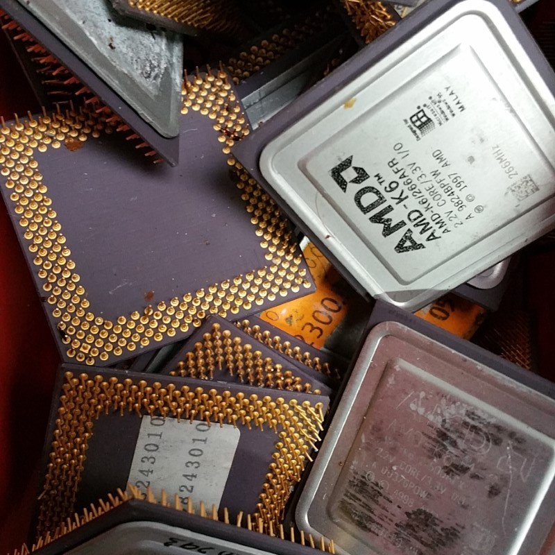 Procesador de cerámica y metal con PIN