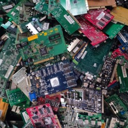 Tarjeta hija sin disipador, sin metal